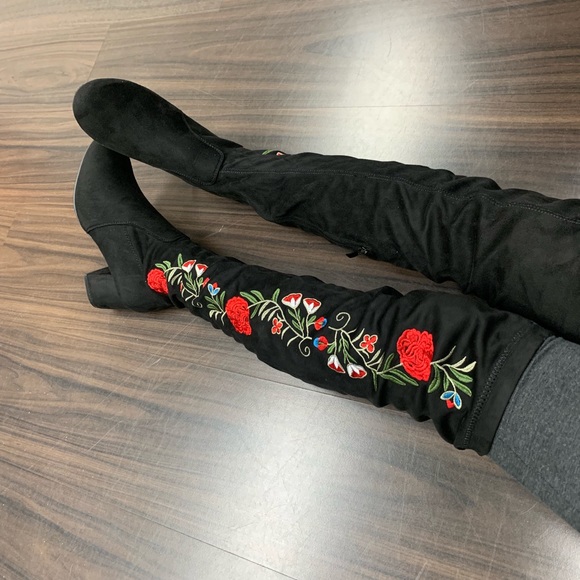 Black suede floral over knee bootie - Picture 7 of 7